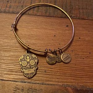 Alex and Ani Calvera Day of Dead Skull Gold Charm Bracelet adjustable Bangle